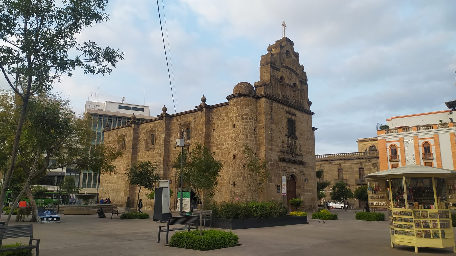 Los Dos Templos - Historical architecture